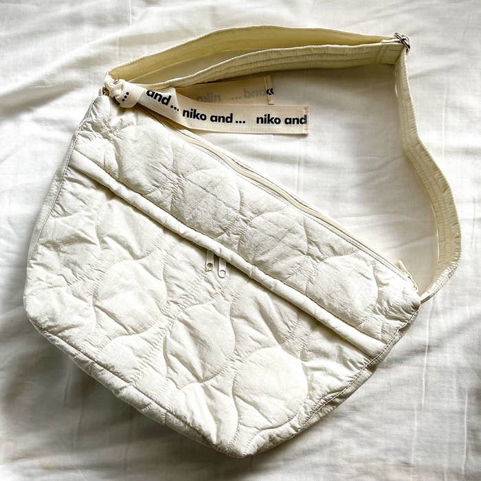 ニコアンドのオススメのバッグ「オリジナルロゴキルトショルダーバッグ」