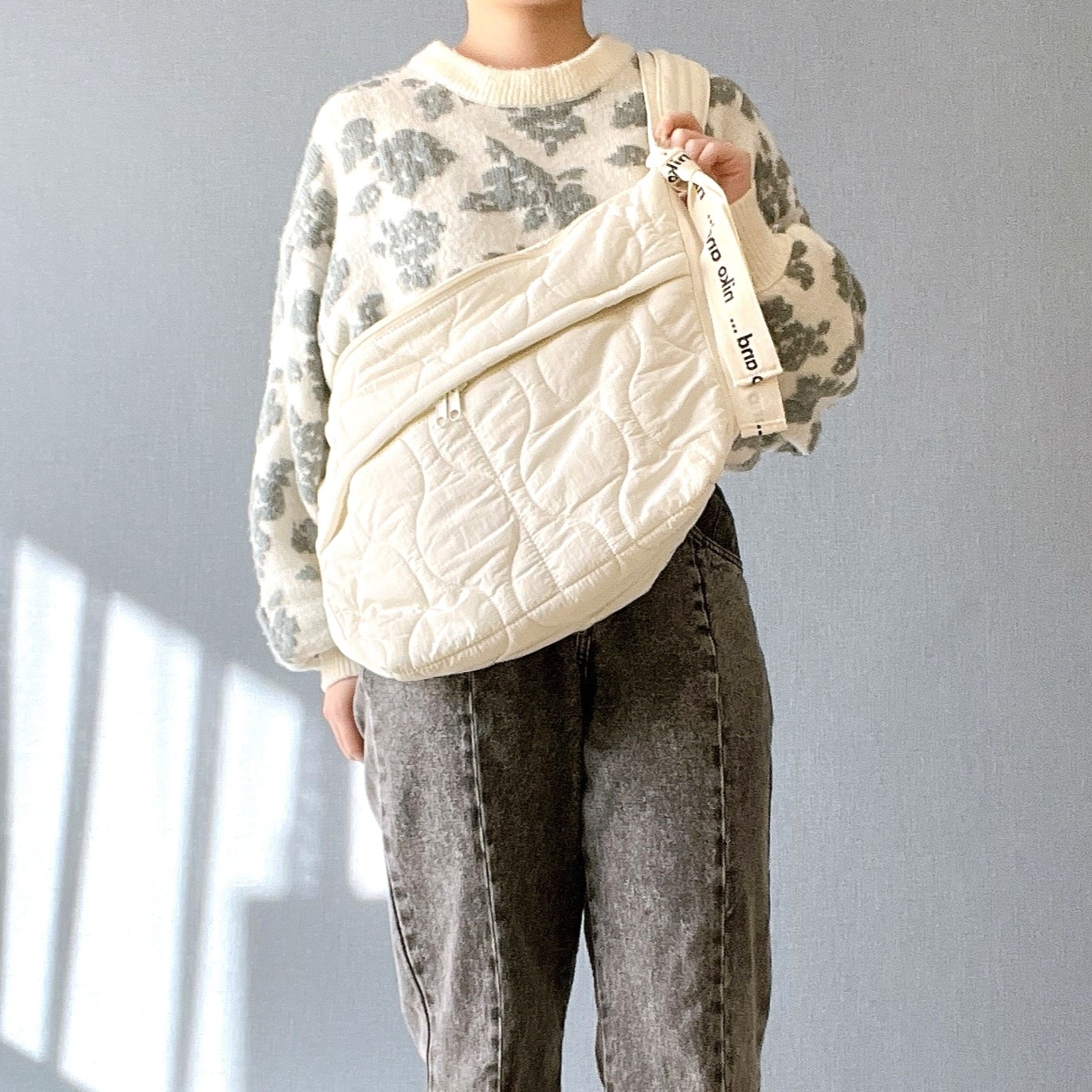 ニコアンドのオススメのバッグ「オリジナルロゴキルトショルダーバッグ」