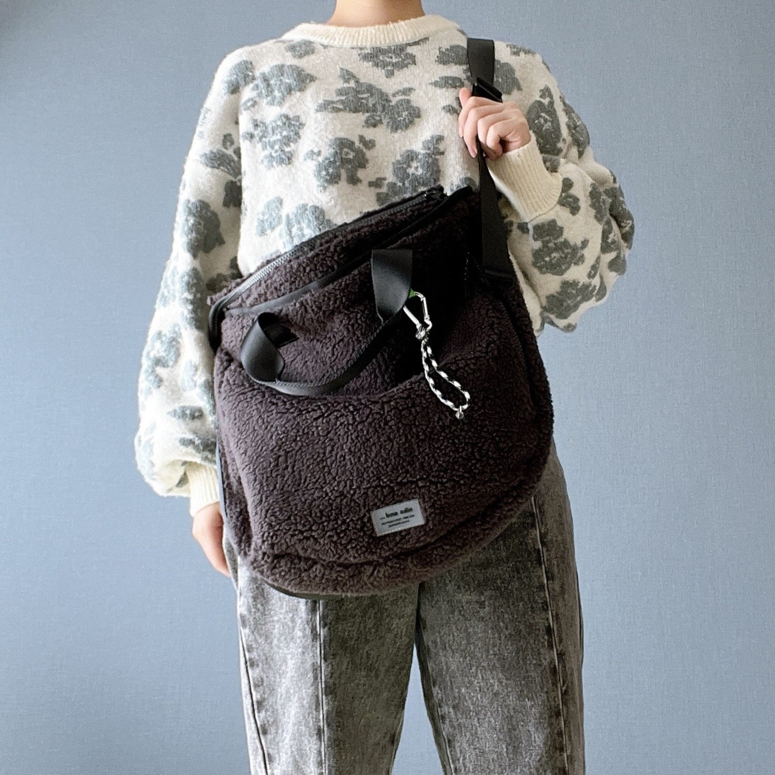 ニコアンドのオススメのバッグ「オリジナルロゴキルトショルダーバッグ」