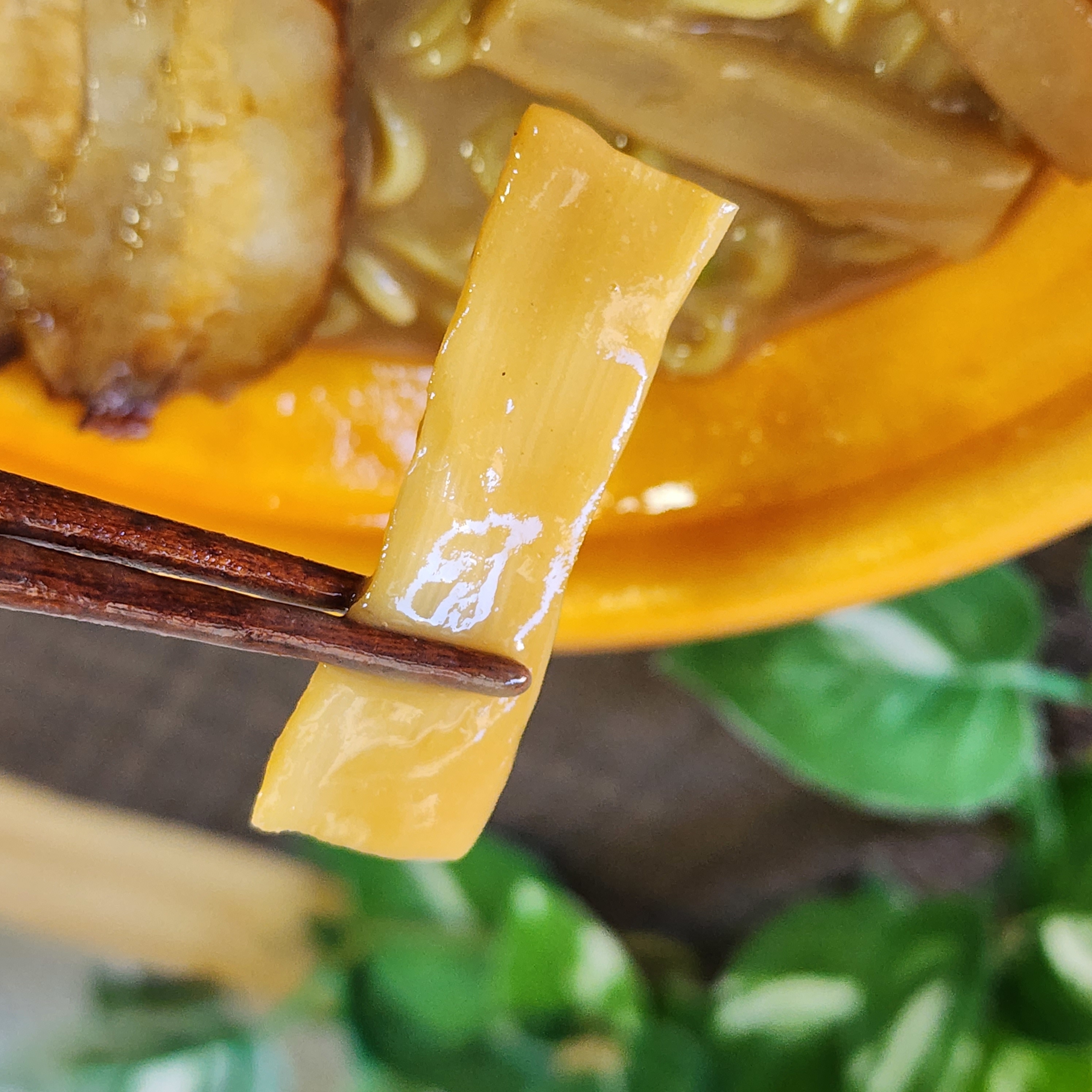 FamilyMart（ファミリーマート）のおすすめフード「こってり鶏白湯ラーメン」