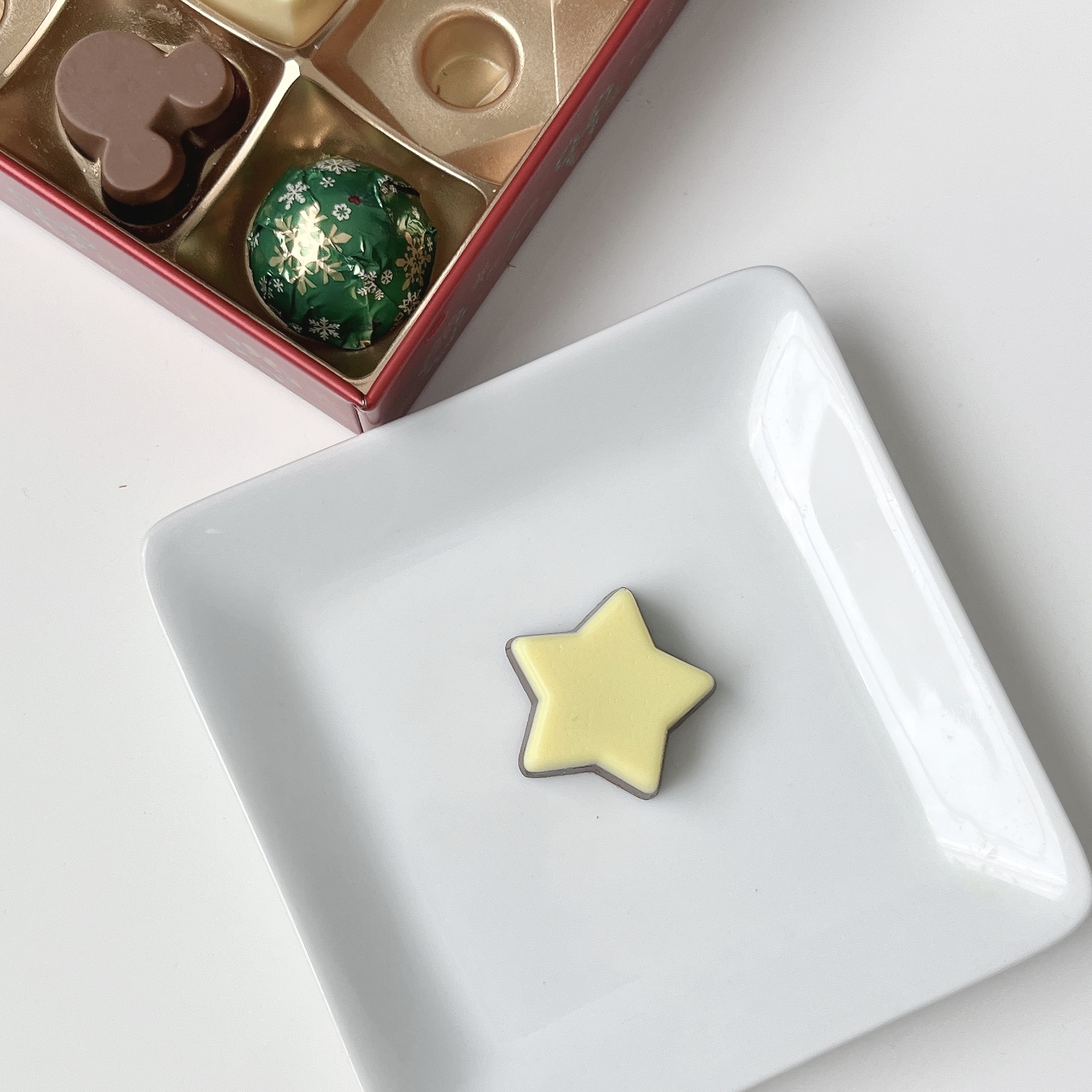 ディズニーランドのおすすめお土産「アソーテッド・チョコレート」