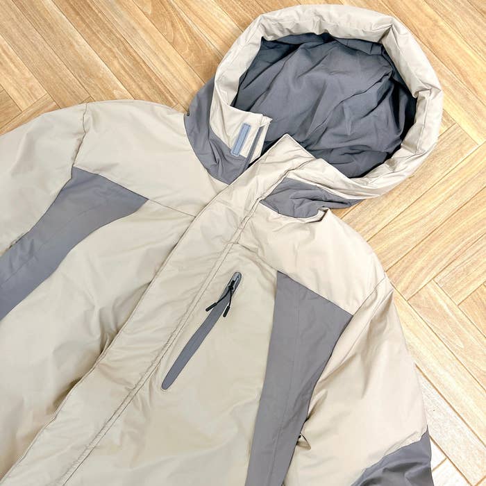 WORKMAN(ワークマン)のおすすめアウター「防風撥水ストレッチウォームフーディーロング」