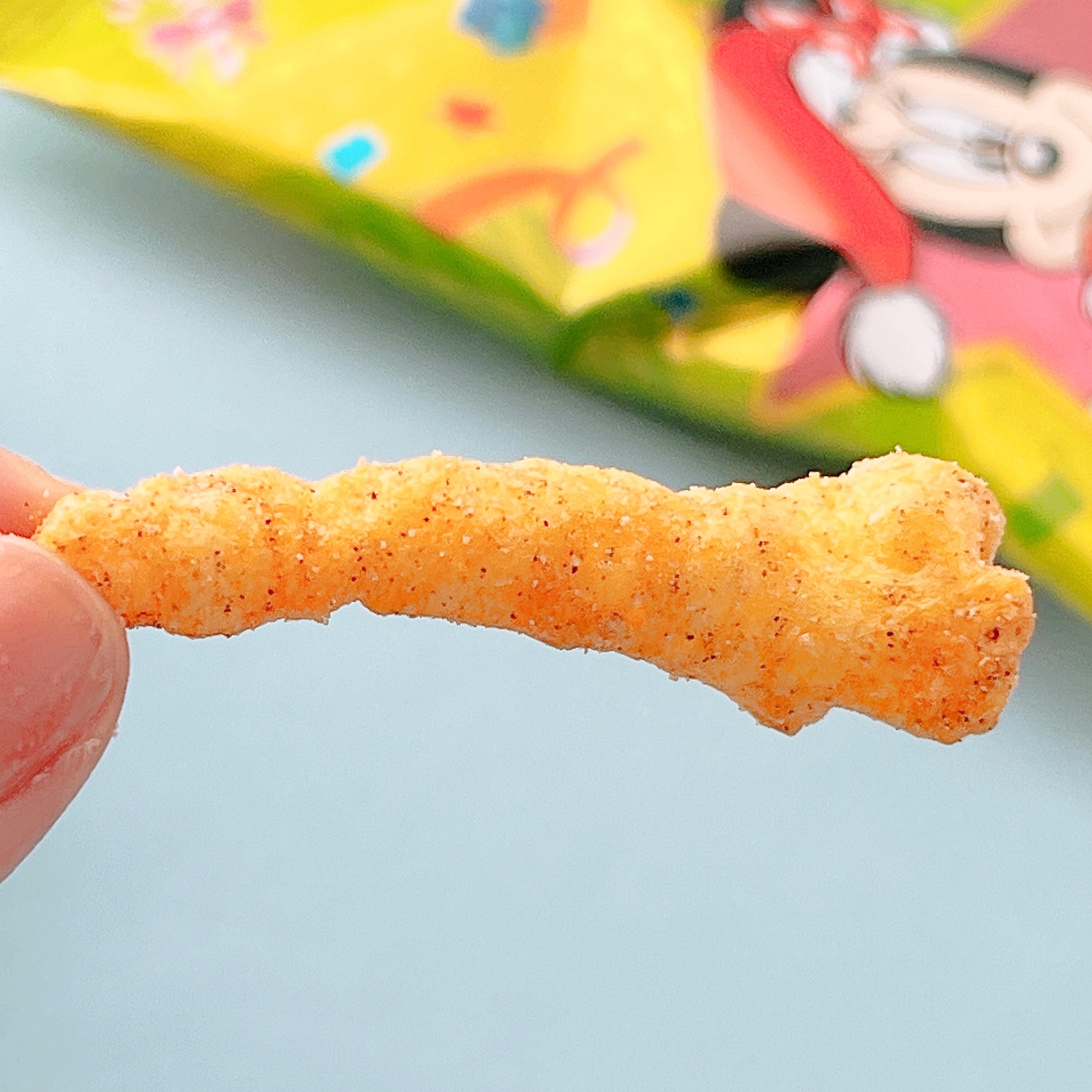 東京ディズニーリゾートのおすすめお土産「コーンスナック（スモークターキーレッグ風味）」