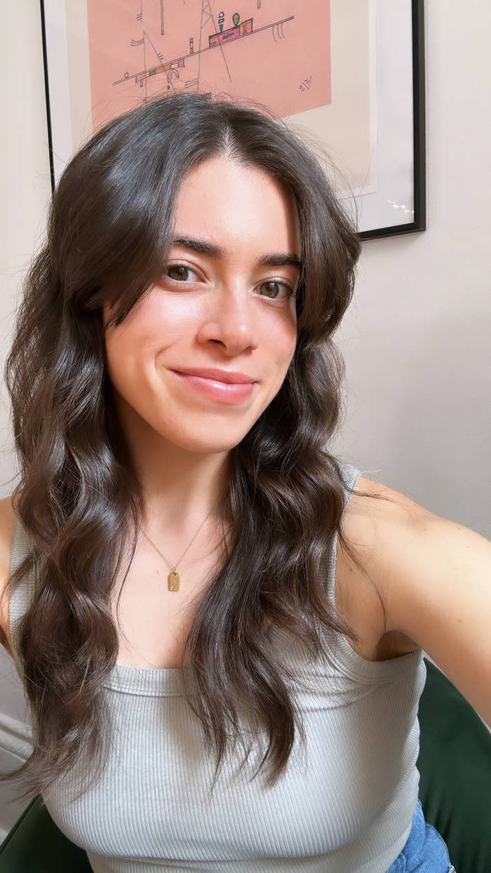 gabriela flax posing in a selfie