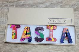 custom name crayons