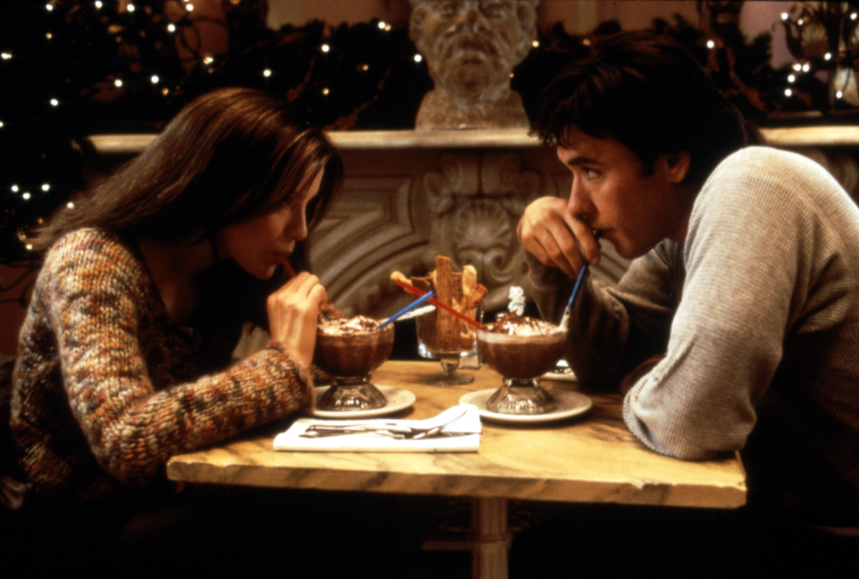 kate beckinsale and john cusack drinking hot chocolate out of straws