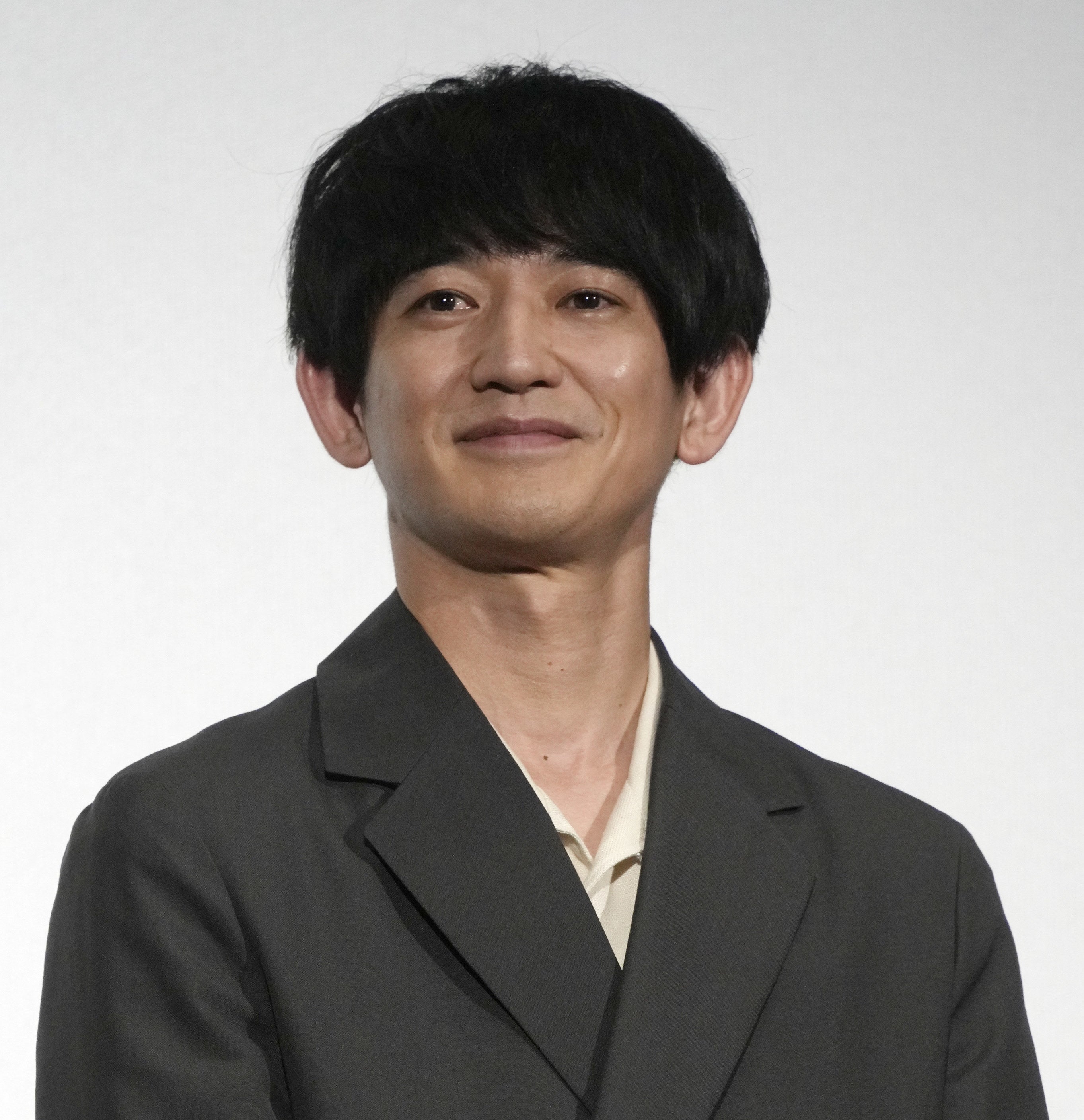 瑛太着】スマホ ポーチ 引っこ抜こ