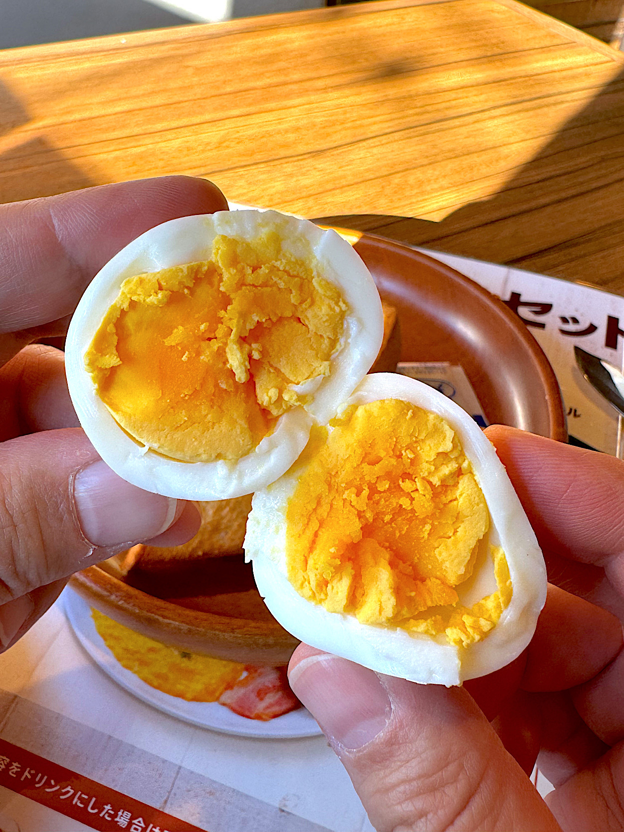 びっくりドンキーのおすすめのメニュー「プレーントーストセット（みそ汁orドリンク・サラダ）」