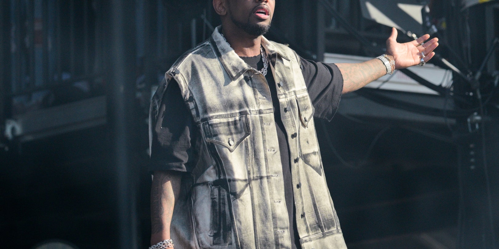 Fabolous on Purse Jokes About Bottega Veneta Bag: 'IDGAF What Y'all Think' - Vimarsana News