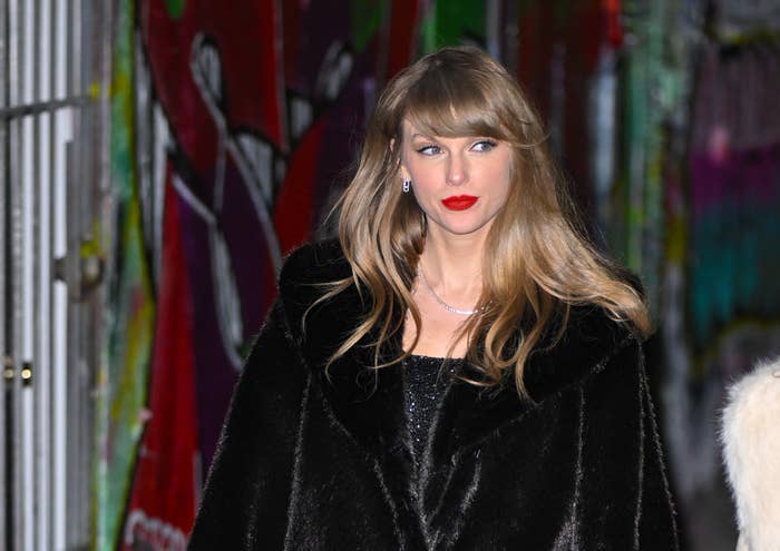 closeup of Taylor Swift