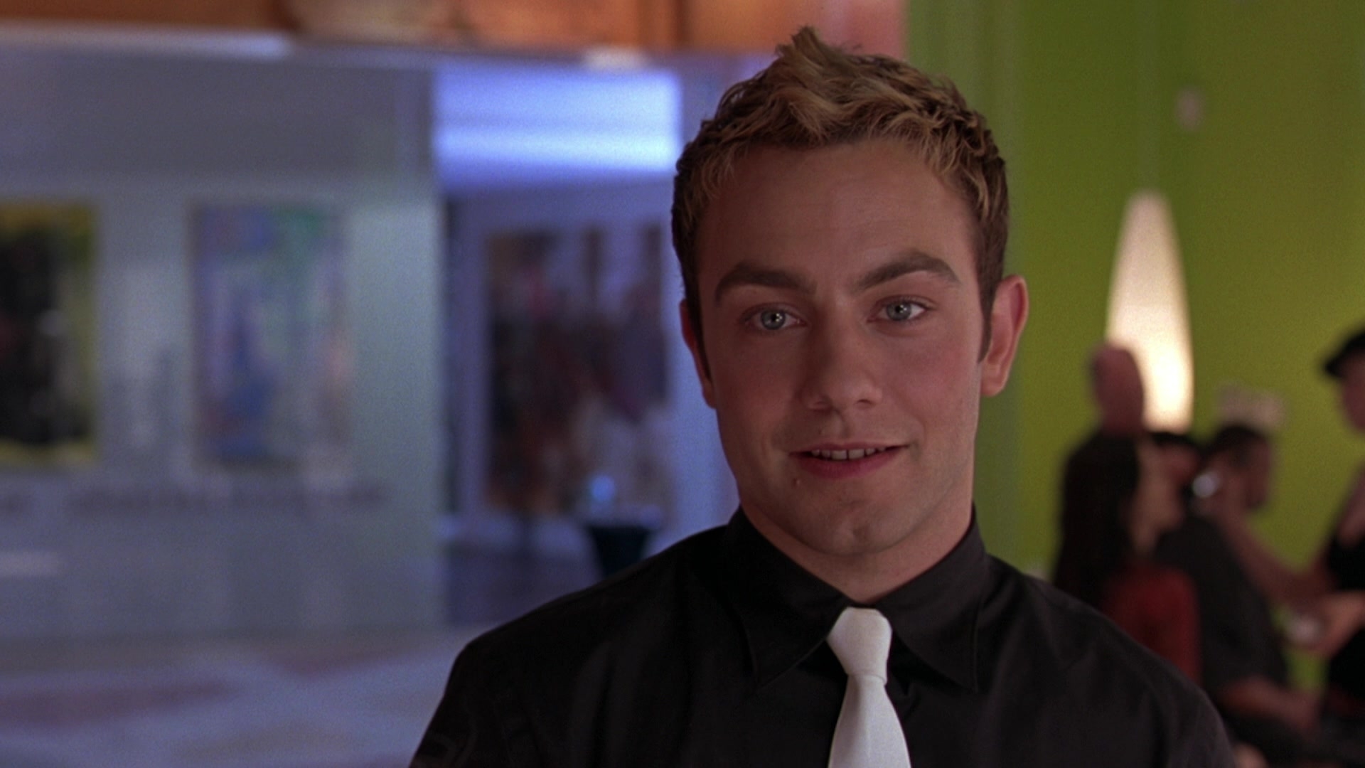 Paramount's She's The Man - Blu-ray + Digital - Walmart Business Supplies, image size:900x950