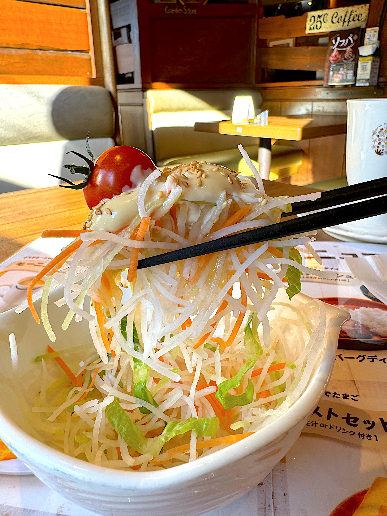 びっくりドンキーのおすすめのメニュー「プレーントーストセット（みそ汁orドリンク・サラダ）」