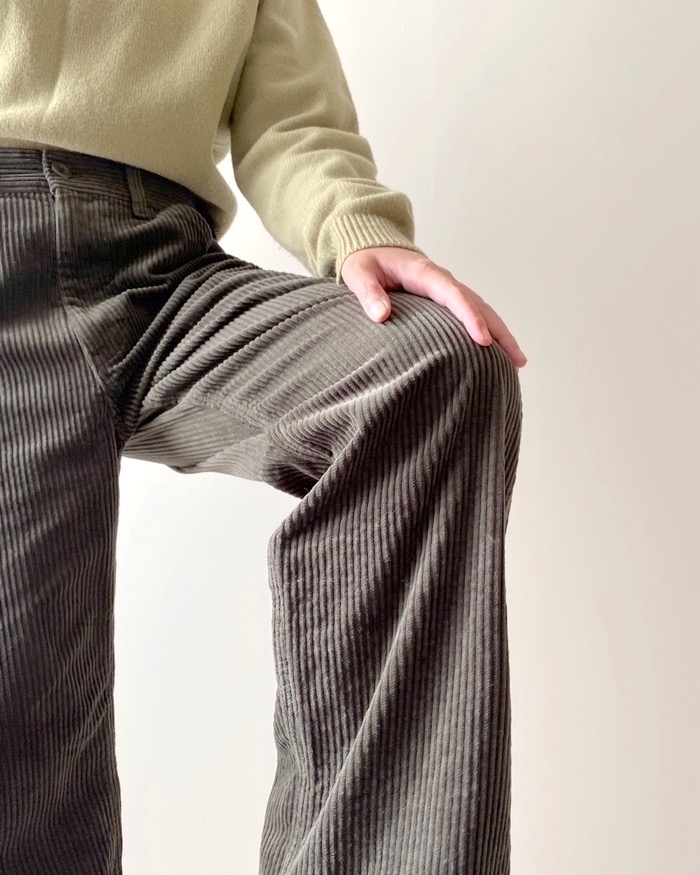 GUのおすすめボトムス「コーデュロイペインターパンツ（セットアップ可能）」
