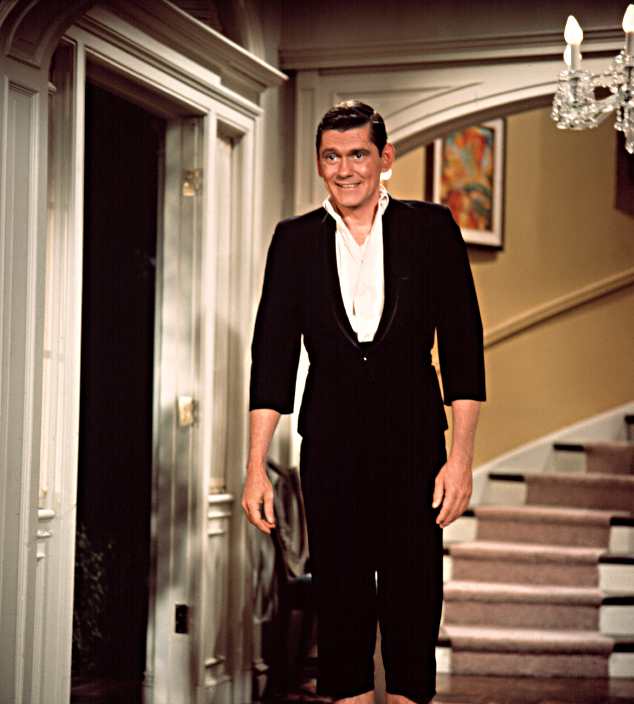dick york as darrin wearing a too-small suit