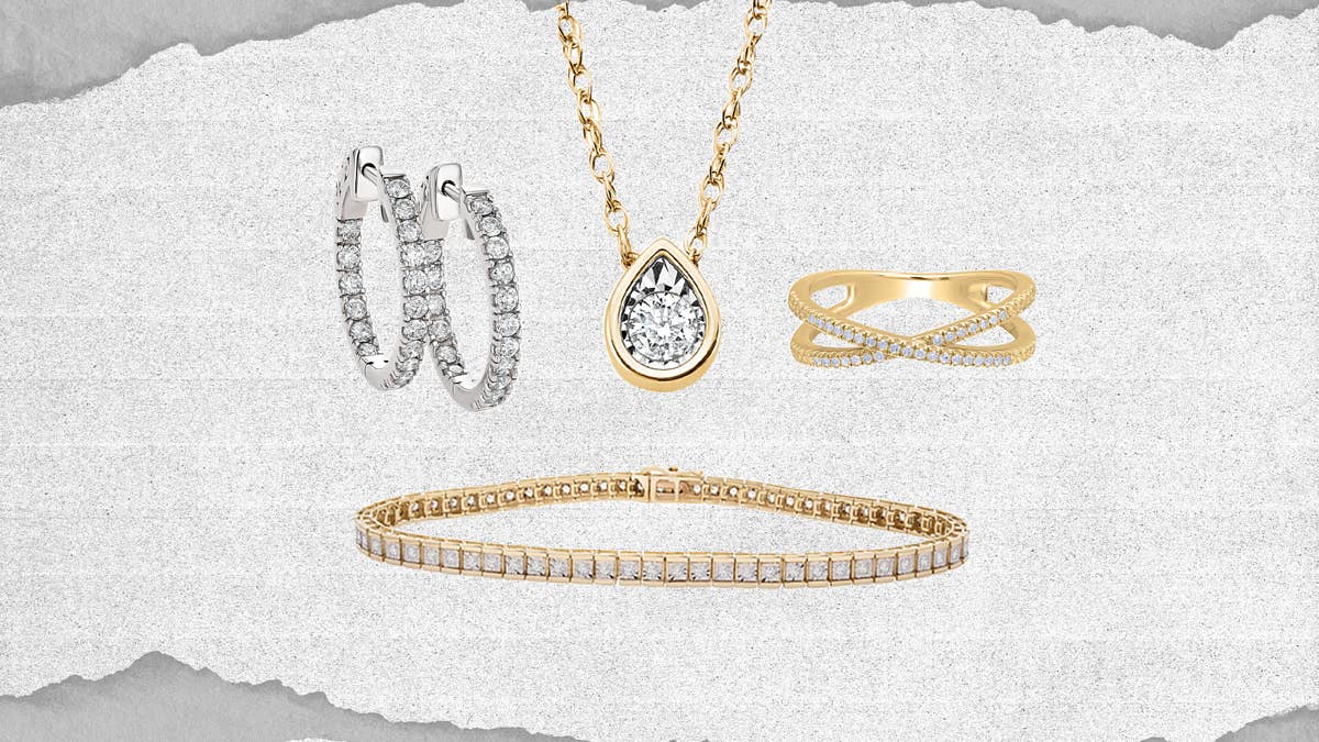 Not sure what to get your loved ones this holiday season? All good. Let Fred Meyer Jewelers handle that for you.