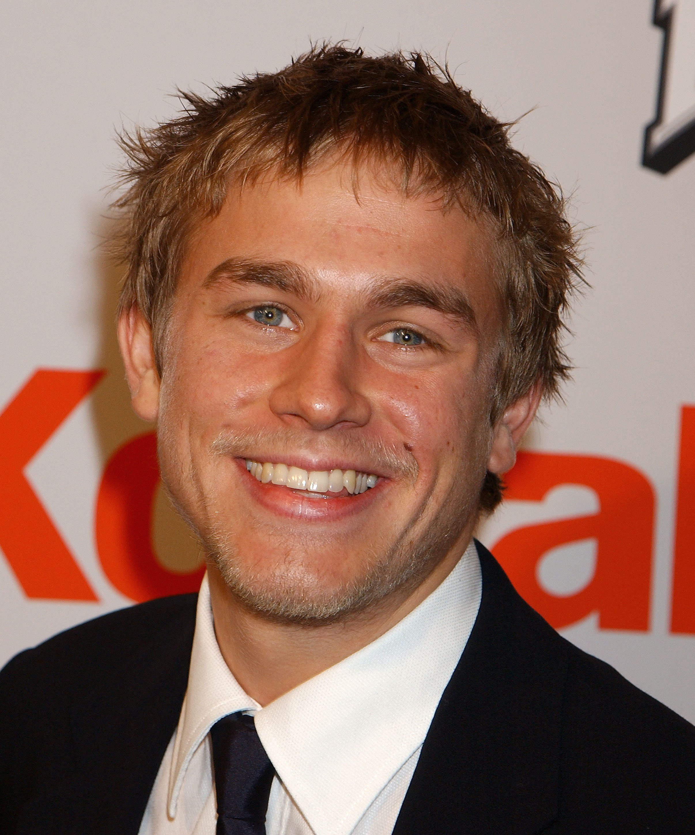 Closeup of young Charlie Hunnam on the red carpet