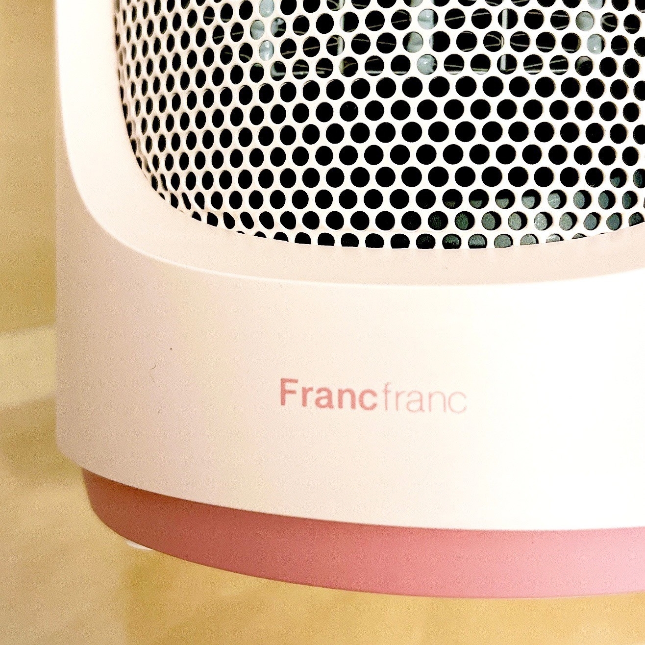 Francfranc（フランフラン）のオススメのグッズ「トルタ ファンヒーター ピンク」