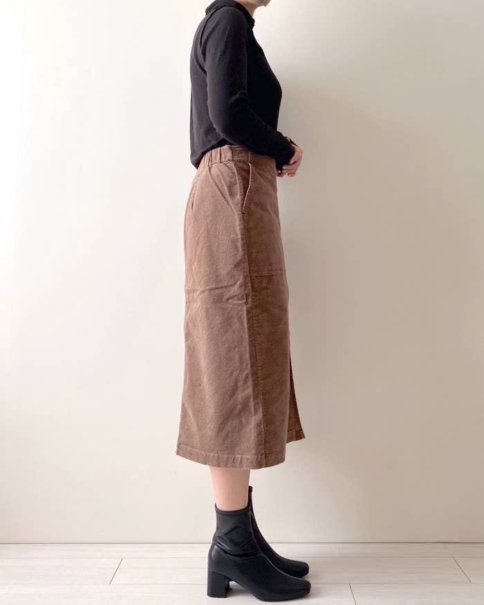 無印良品のオススメファッション「コーデュロイナロースカート」