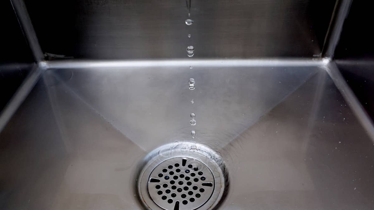 California regulators on Tuesday approved new rules to let water agencies recycle wastewater and put it right back into the pipes that carry drinking water to homes, schools and businesses.