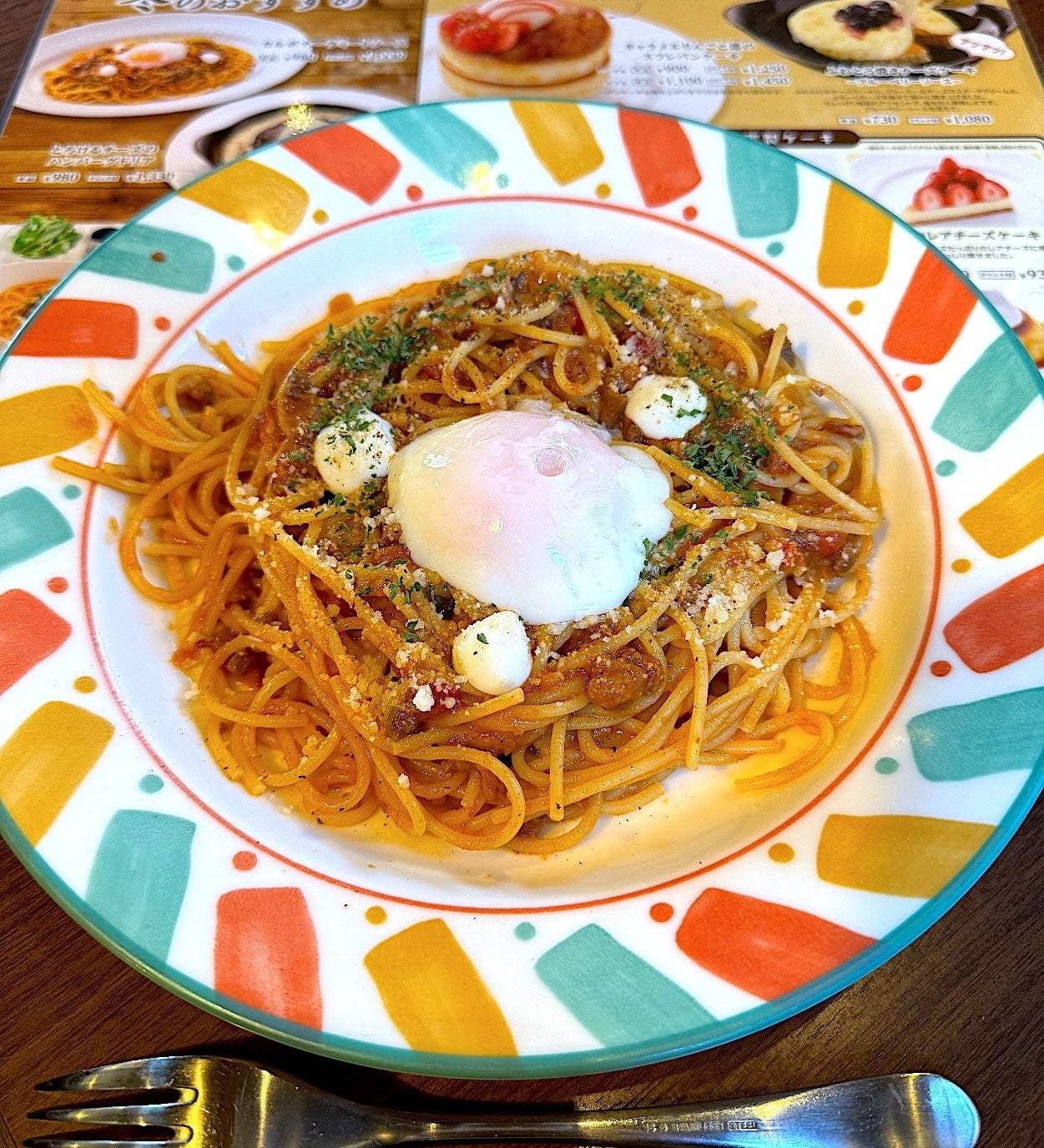 星乃珈琲店のオススメのフード「カルボナーラミートソース」