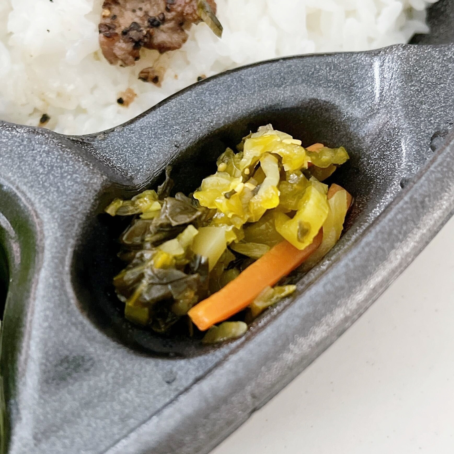 ほっともっとのオススメのお弁当「サラダ＆ハーフ・カットステーキコンボ」