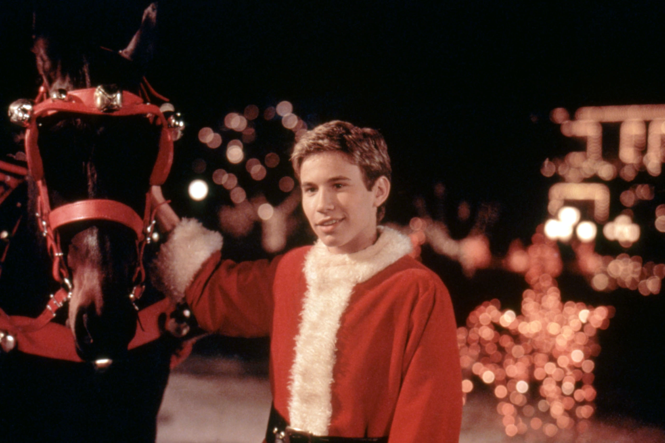 Screenshot from &quot;Home for the Holidays&quot;