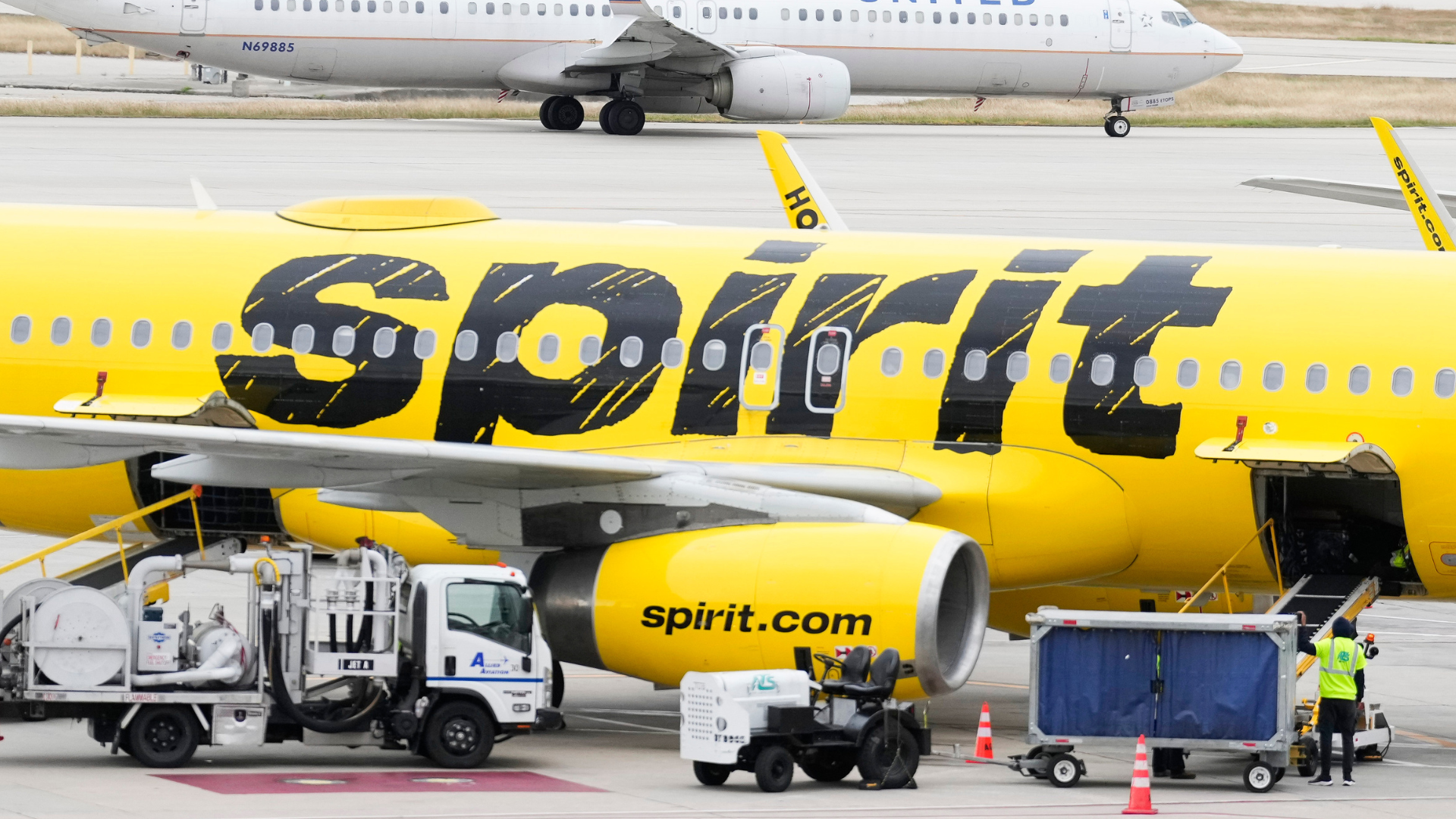 Spirit Airlines Apologizes After Unaccompanied 6-Year-Old Boy Lands In ...