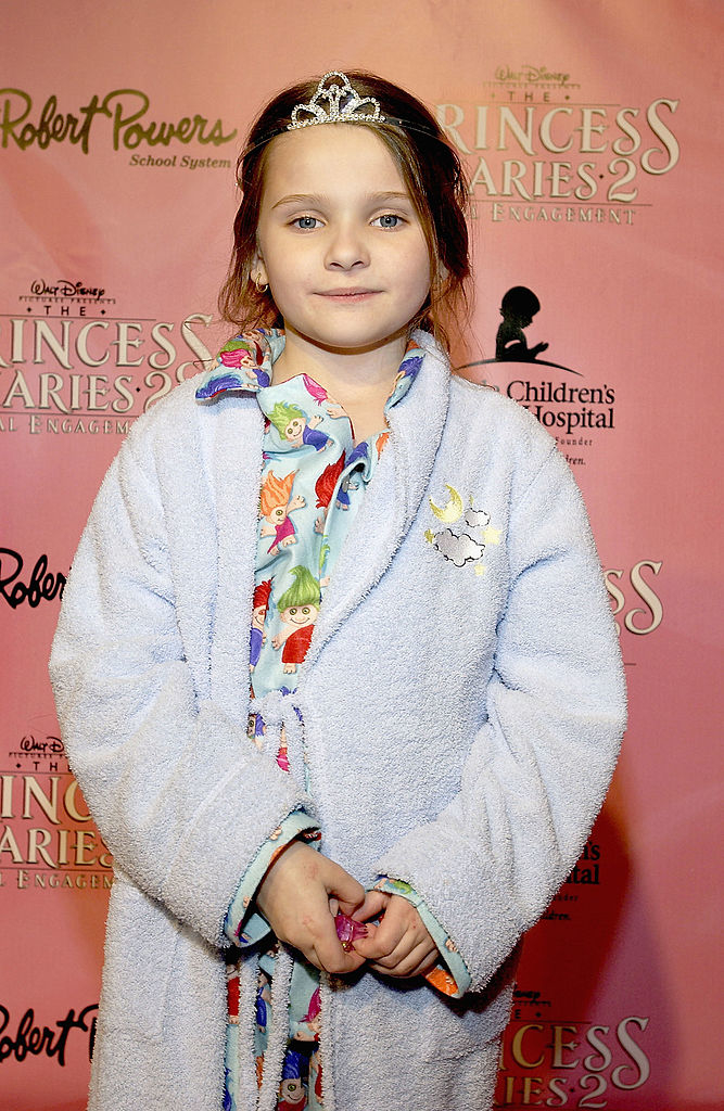 she&#x27;s wearing pj&#x27;s and a robe for a movie premiere for princess diaries 2