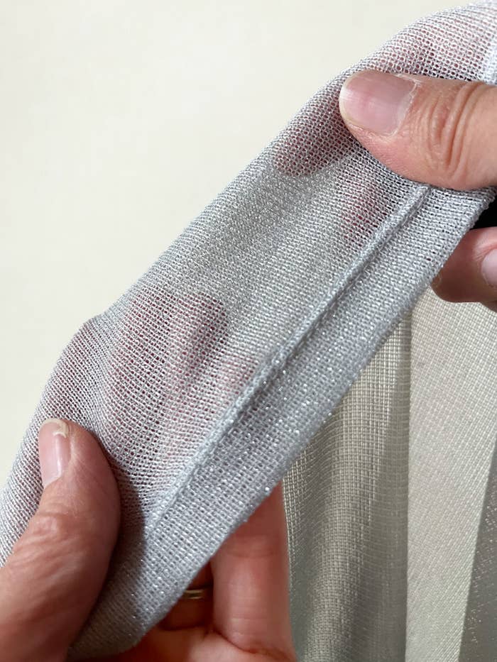 GU（ジーユー）のおすすめトップス「ラメハイネックT（長袖）Q」