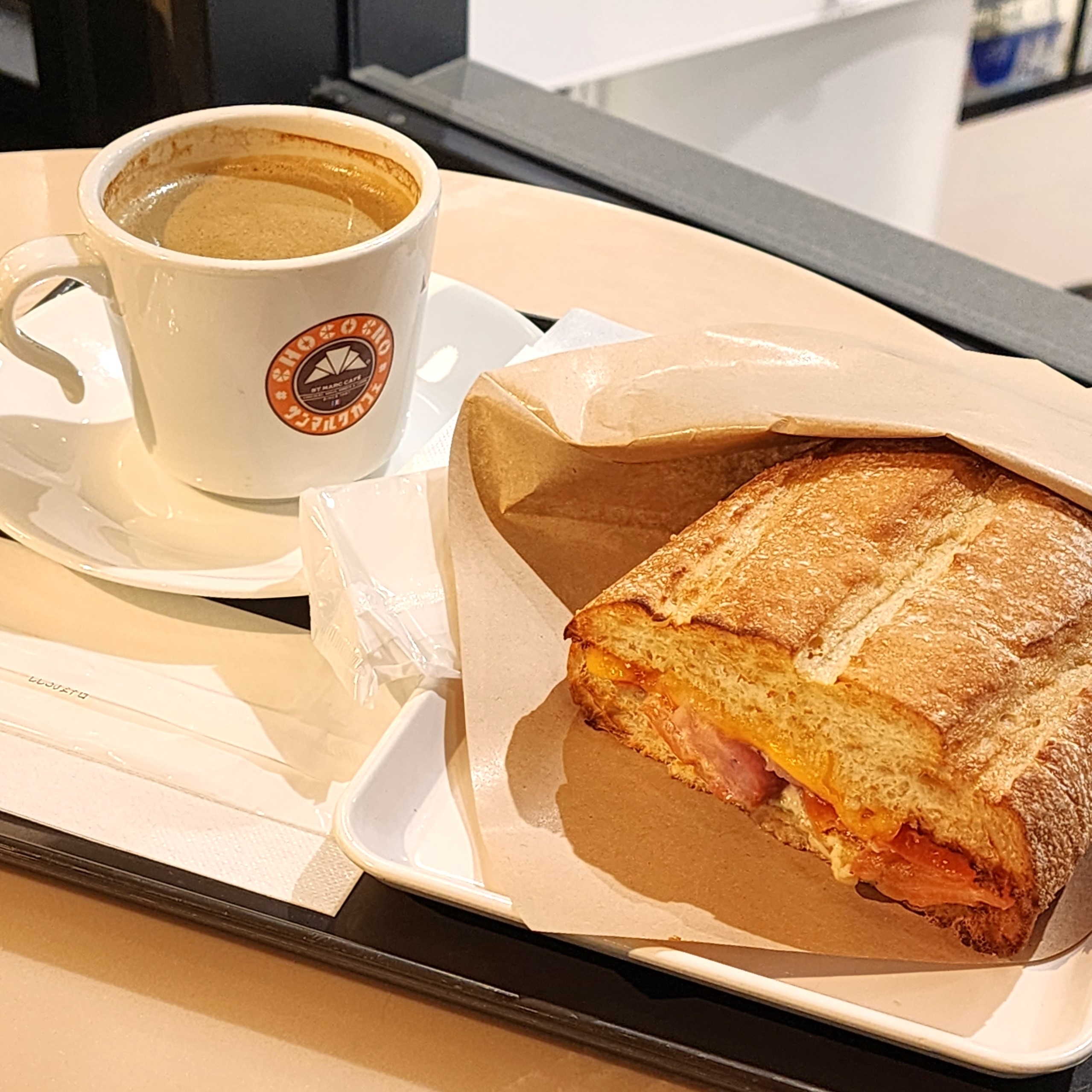 サンマルクカフェのおすすめフード「サンマルクホットサンド BLTセット」