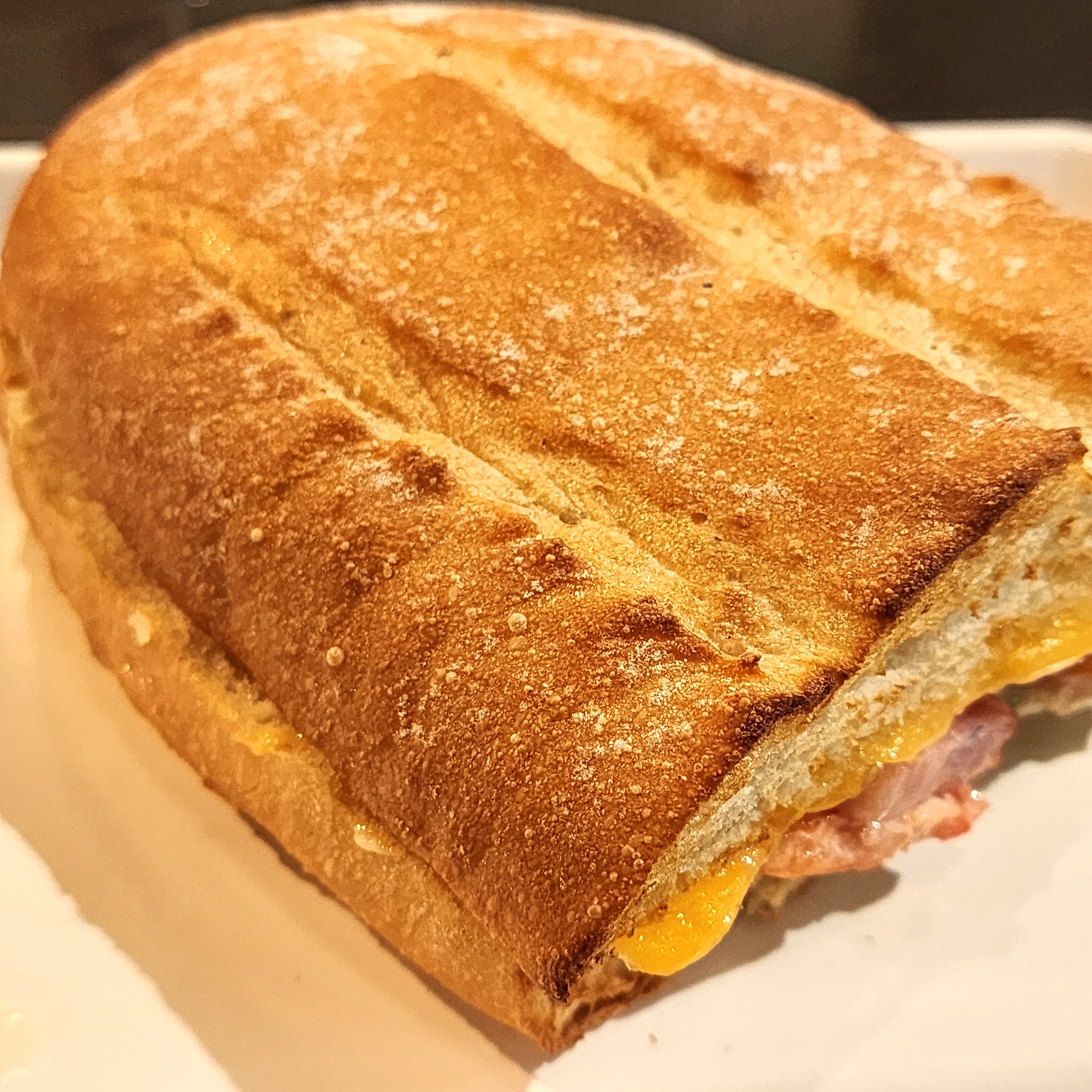 サンマルクカフェのおすすめフード「サンマルクホットサンド BLTセット」