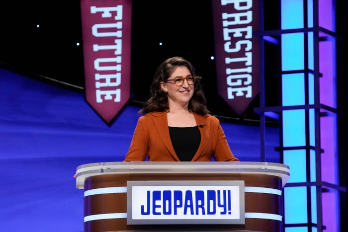 Mayim on Jeopardy smiling