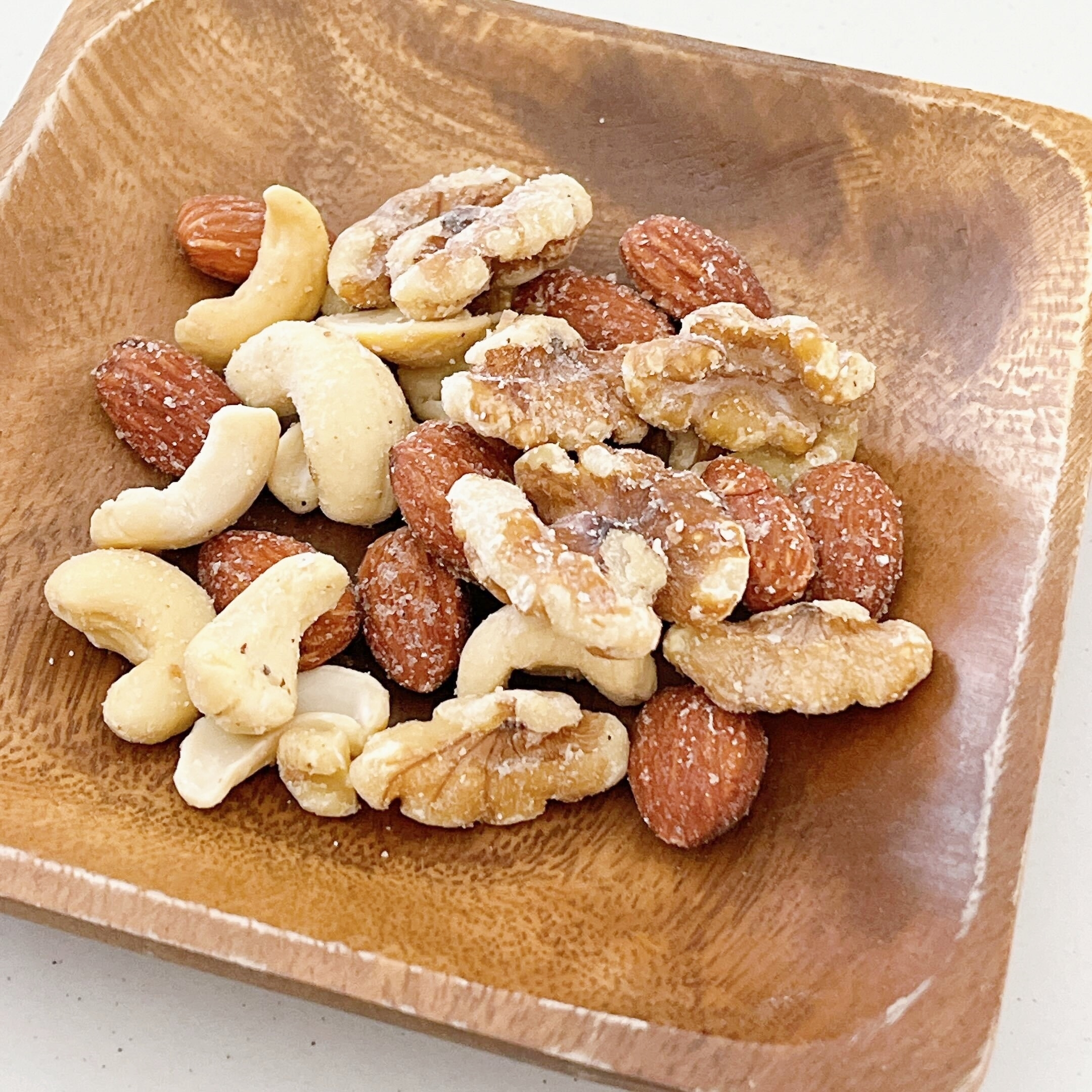 セブン-イレブンのオススメのおつまみ「7プレミアム トリュフナッツ 34g」