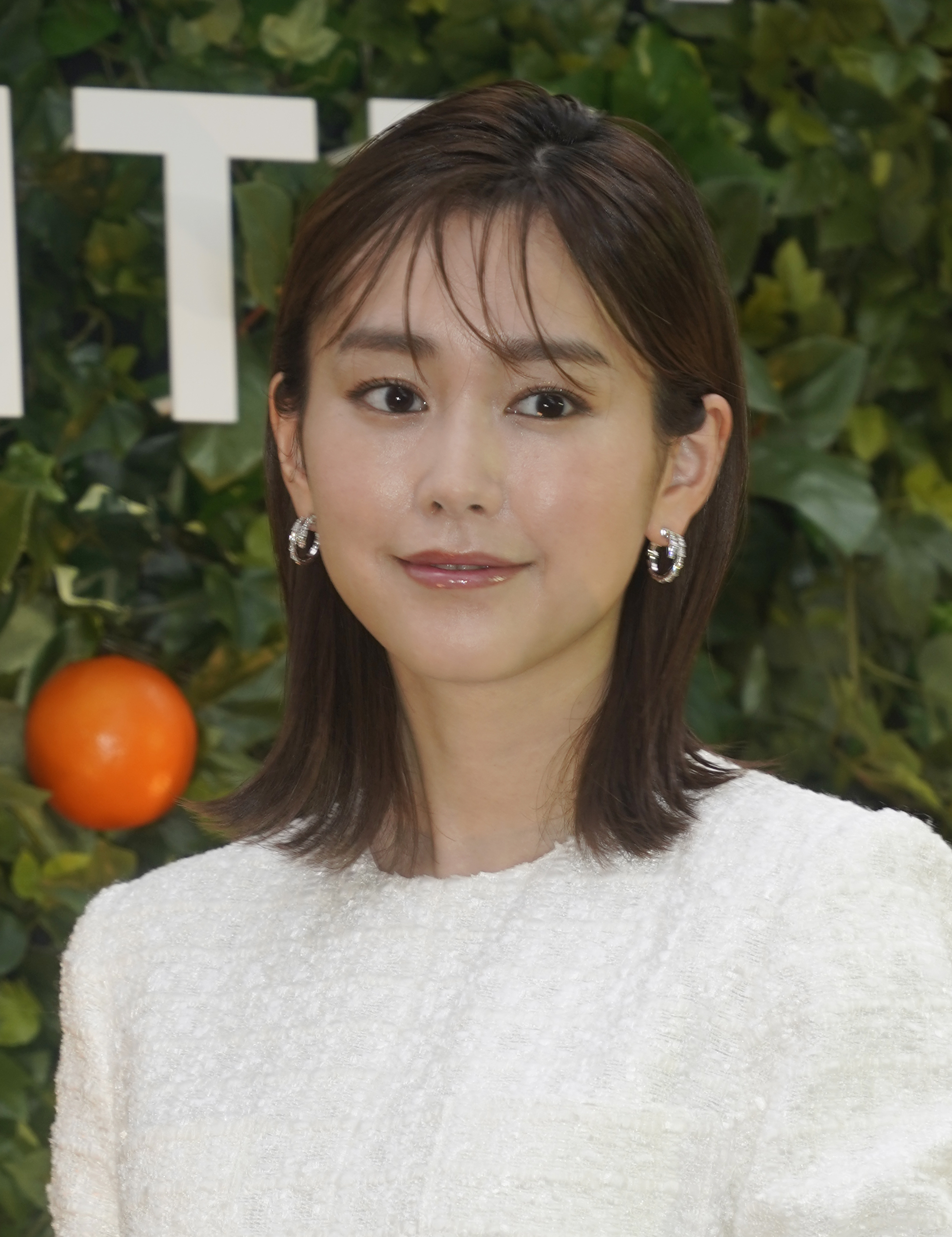 私の青春」「最高すぎる三人組」桐谷美玲が公開した“猫目三姉妹