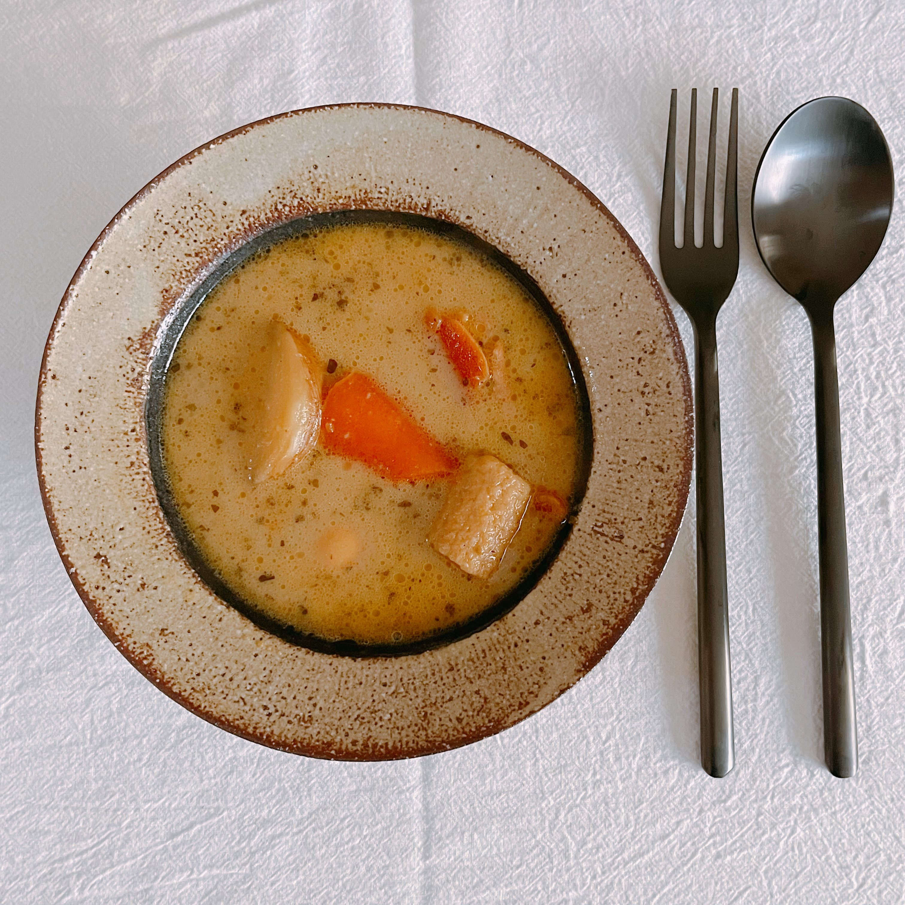 無印良品のオススメカレー「素材を生かした とんこつと和風だしのクリーミースープカレー」