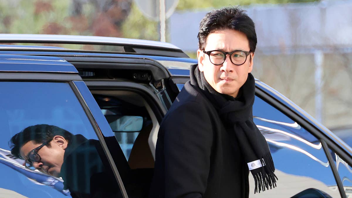 Actor Lee Sun-kyun of the Oscar-winning movie "Parasite" has died, South Korea's emergency office said.