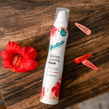 the bottle of dry shampoo