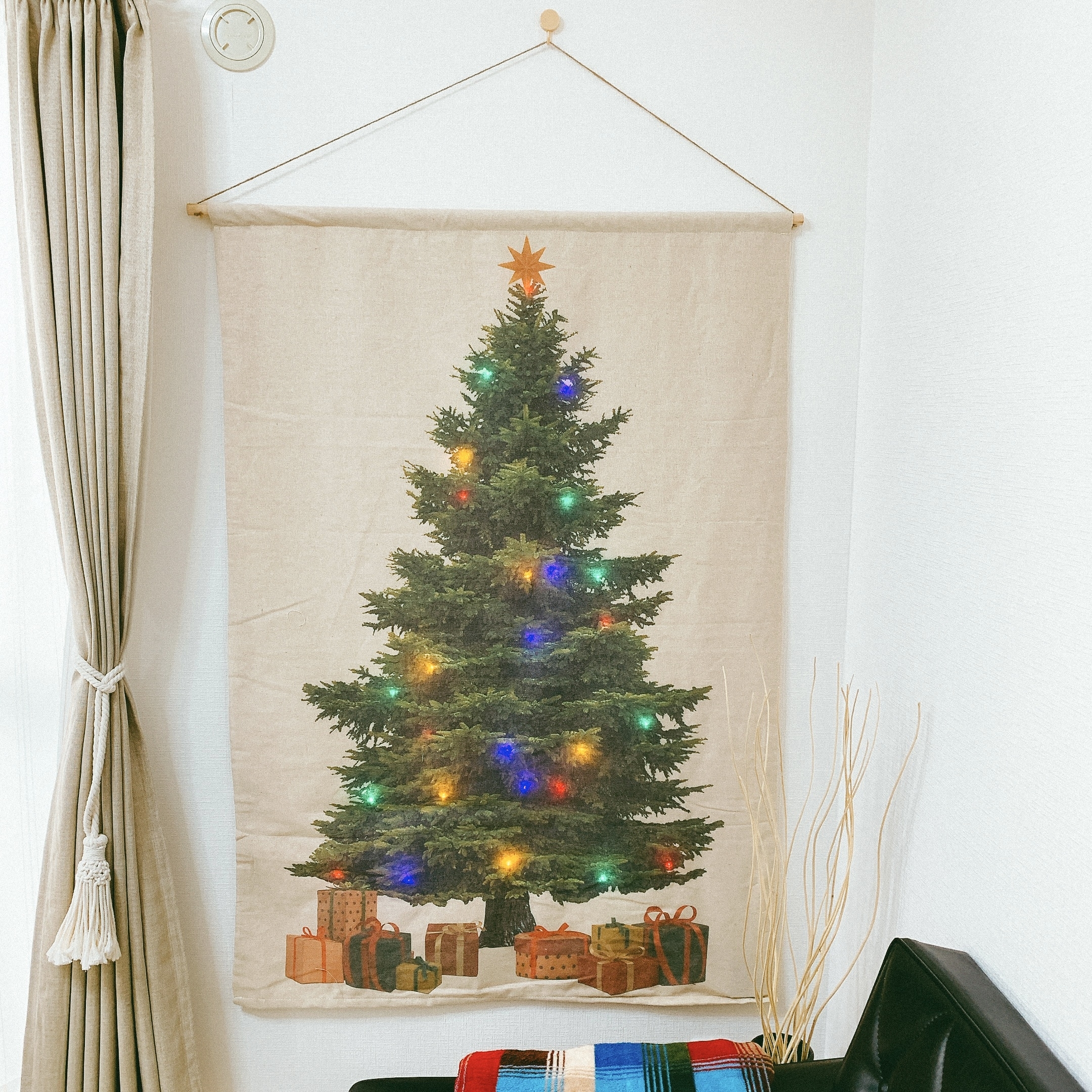 salut!(サリュ)のおすすめのクリスマスアイテム「【Marché de Noël】LEDツリータペストリー」