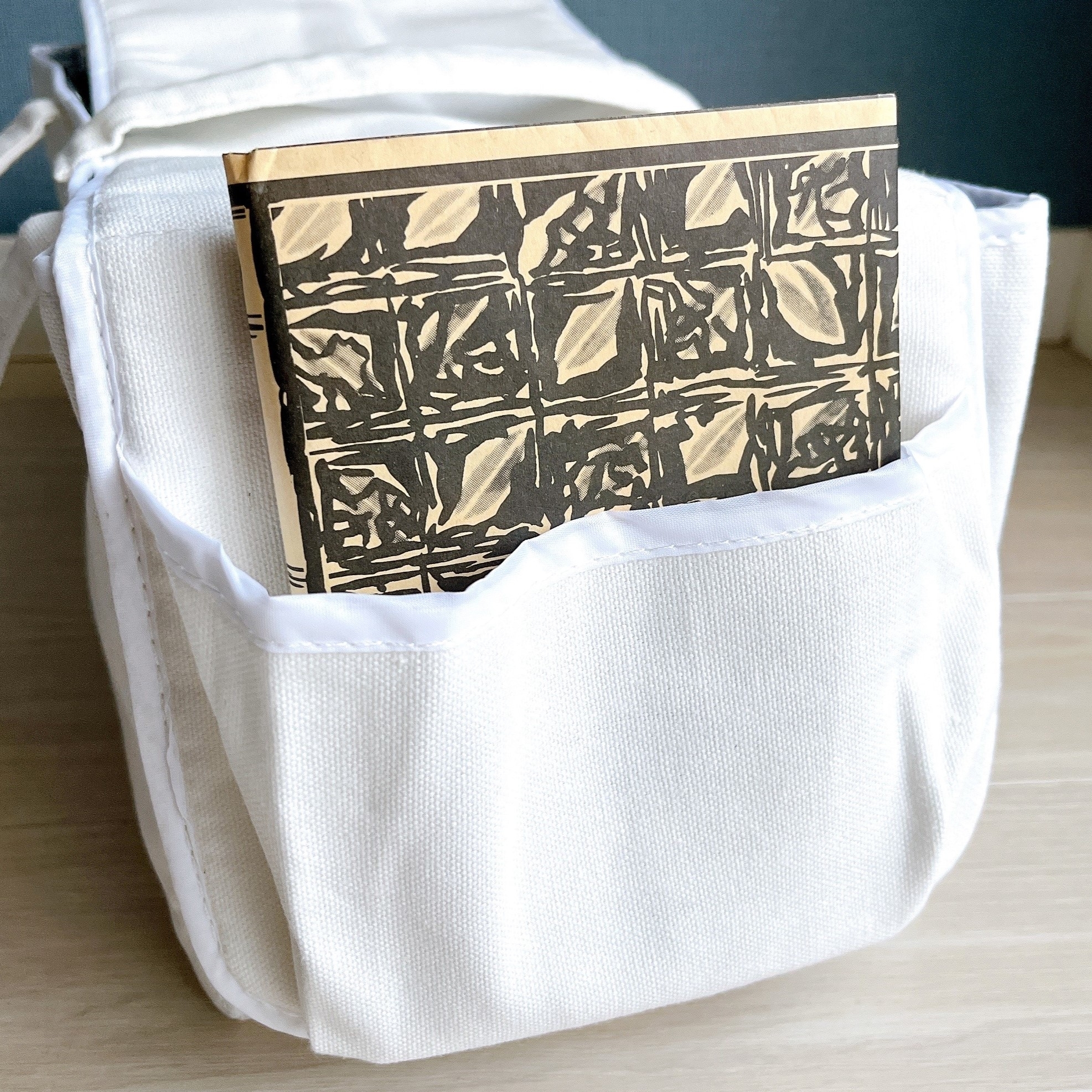 ニトリのオススメのグッズ「アイロンマットにもなるアイロン収納（YJ）」