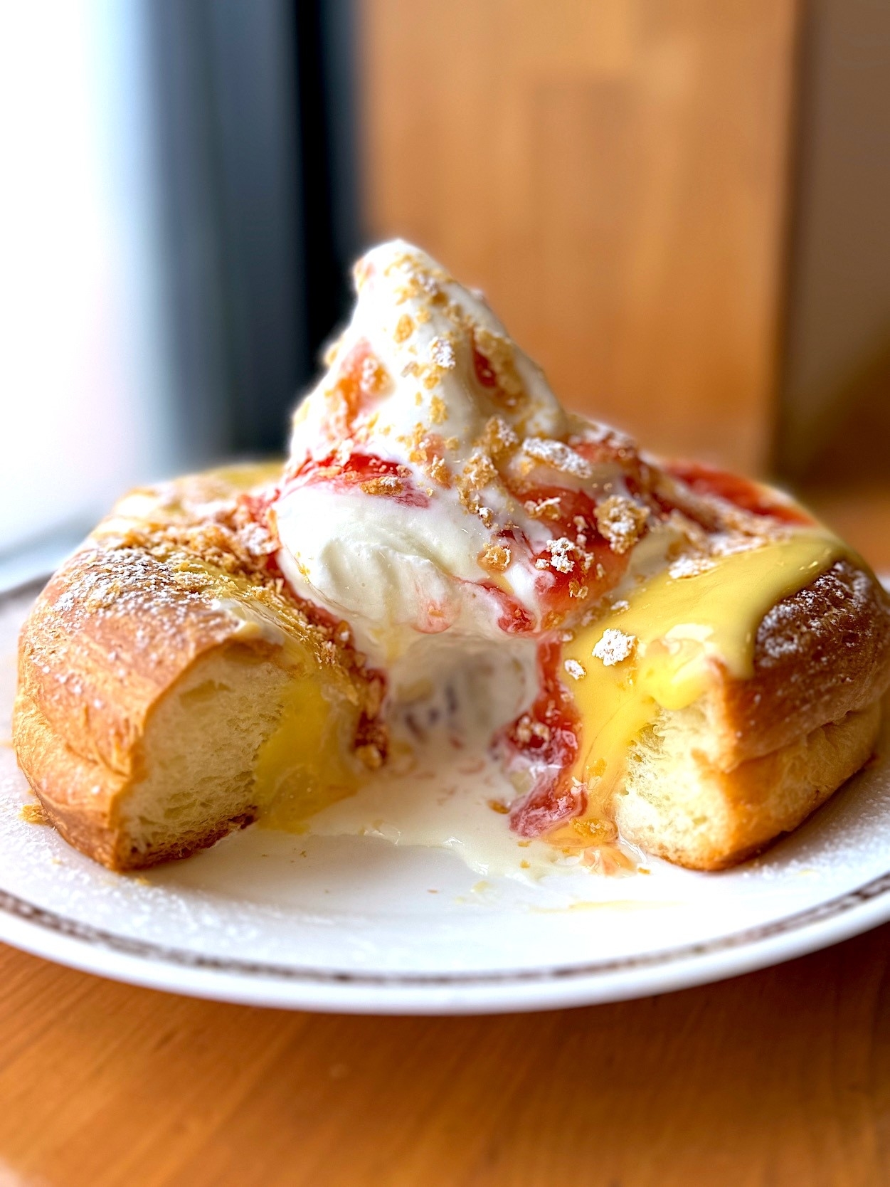 コメダ珈琲店のおすすめスイーツ「シロノワール いちごのミルフィーユ」