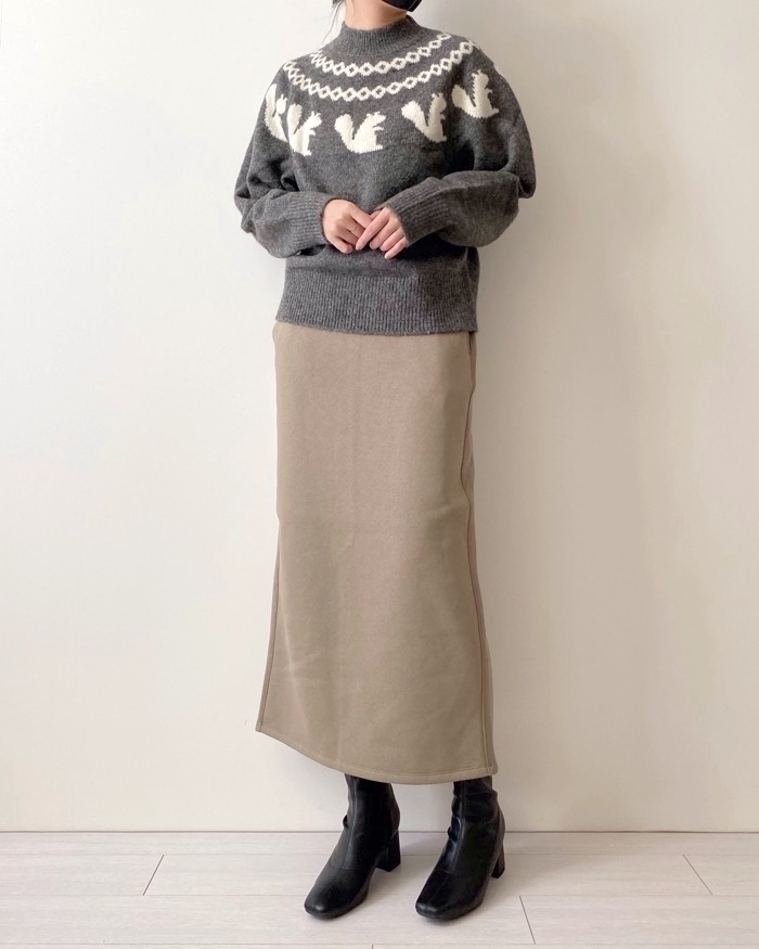 GUのオススメのスカート「ヘビーウェイトスウェットナローロングスカート（丈標準82.5～89.5cm）（セットアップ可能）」のコーディネート