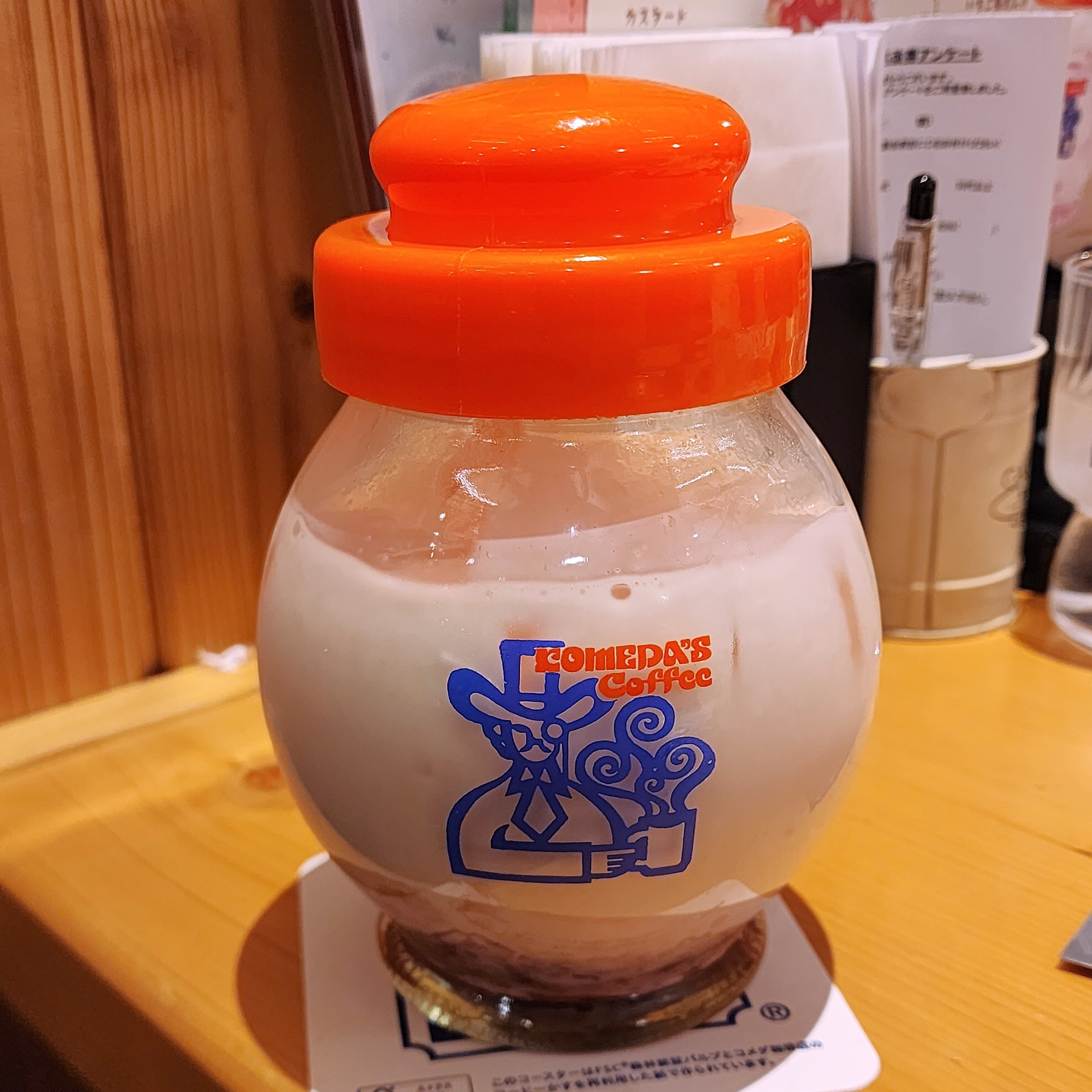 コメダ珈琲店のおすすめドリンク「つぶつぶいちごミルク」