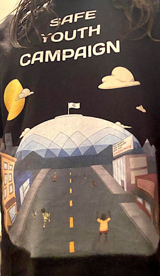 A shirt that says "safe youth campaign"