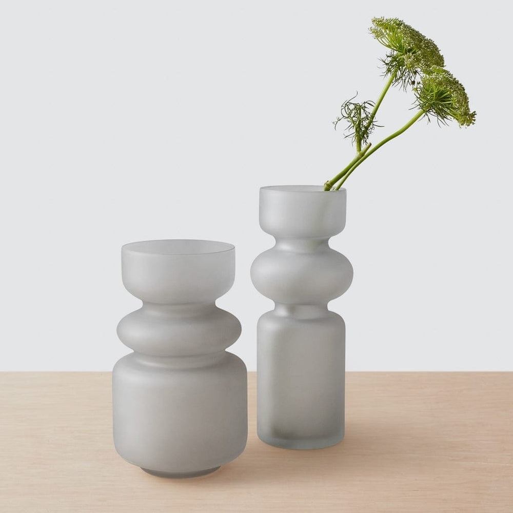 Photo of both vases