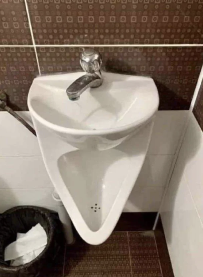 a sink/urinal
