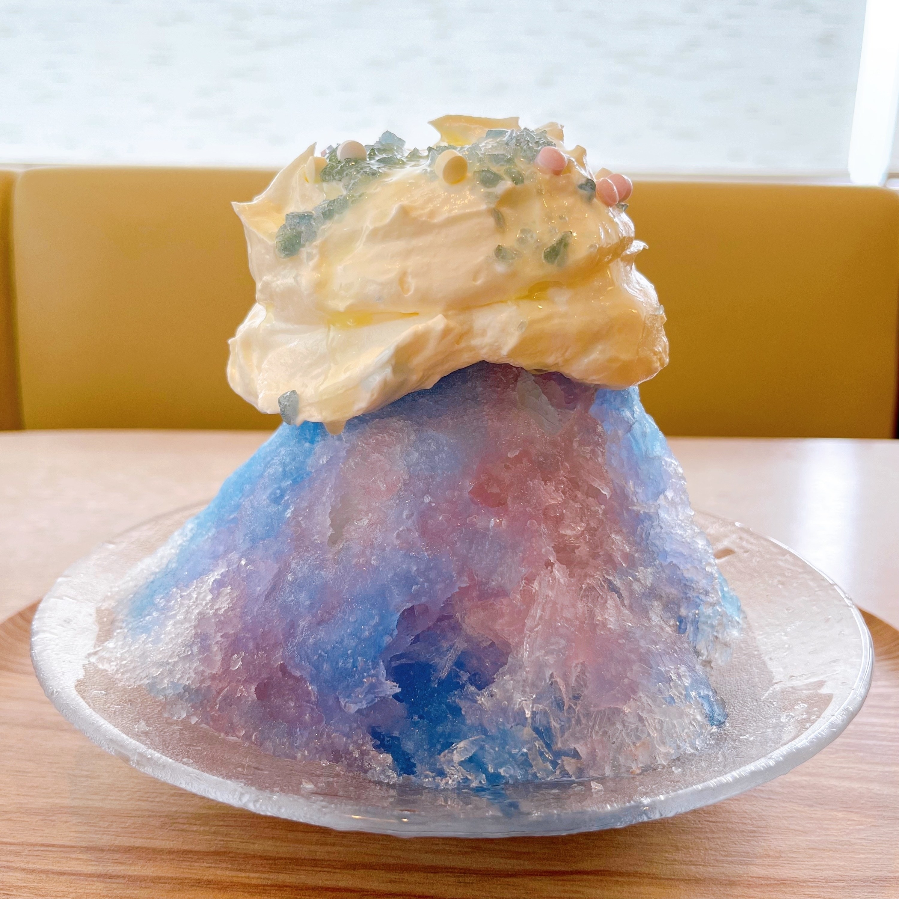 ココスのオススメ「ふわふわ純氷かき氷 ポップブルー」