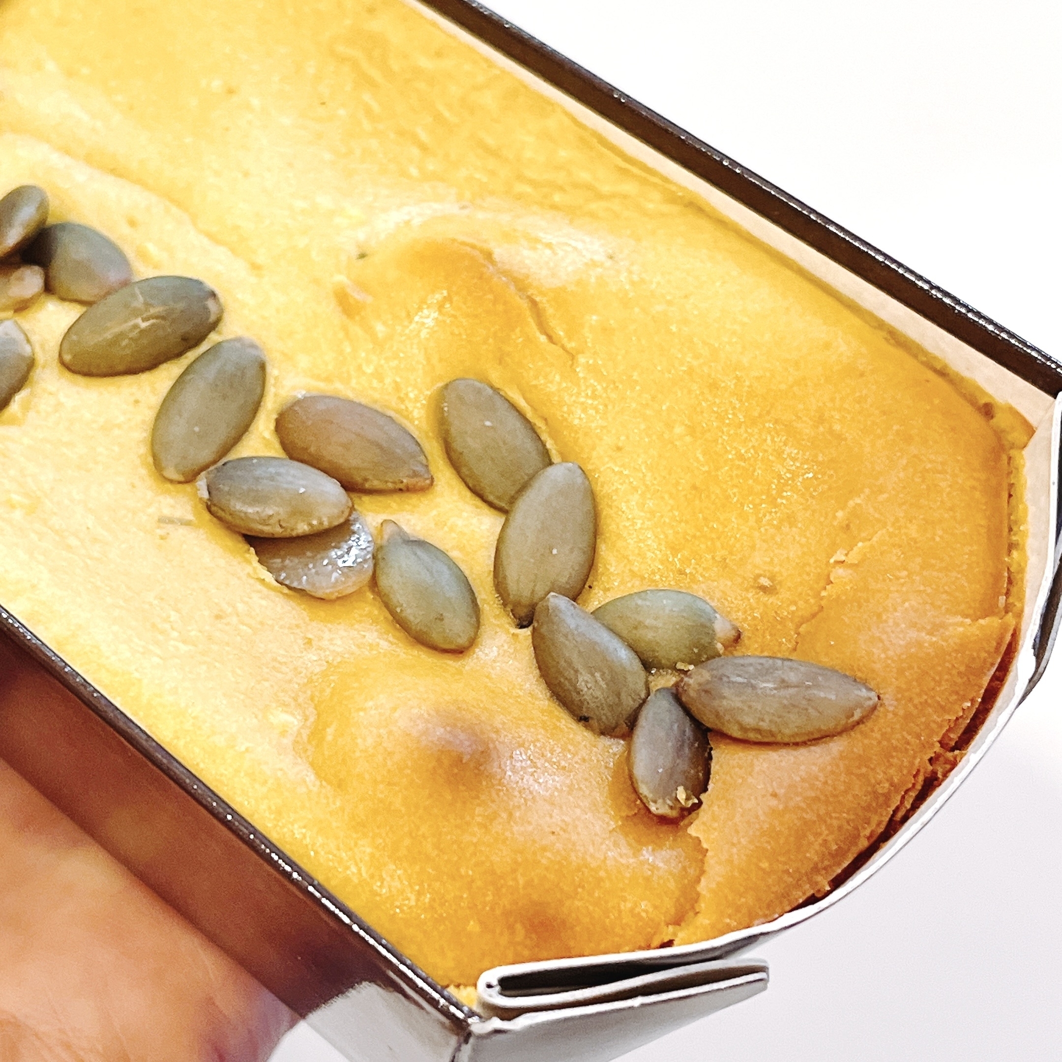 成城石井のオススメのスイーツ「北海道産かぼちゃのブラウニーパンプキンチーズケーキ」