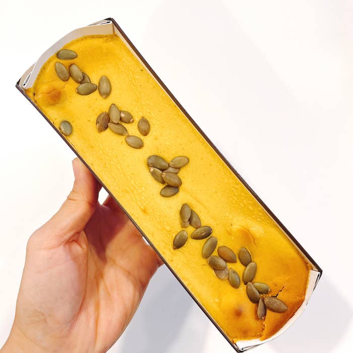 成城石井のオススメのスイーツ「北海道産かぼちゃのブラウニーパンプキンチーズケーキ」