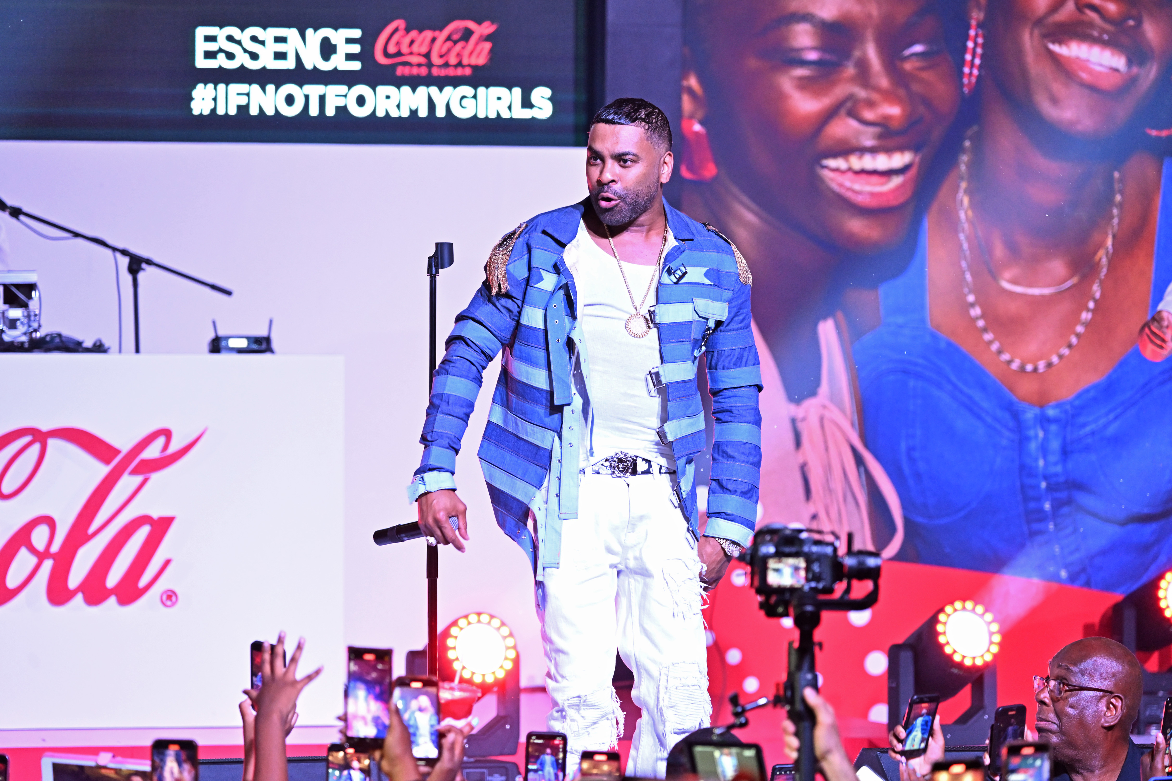 Ginuwine performing on stage