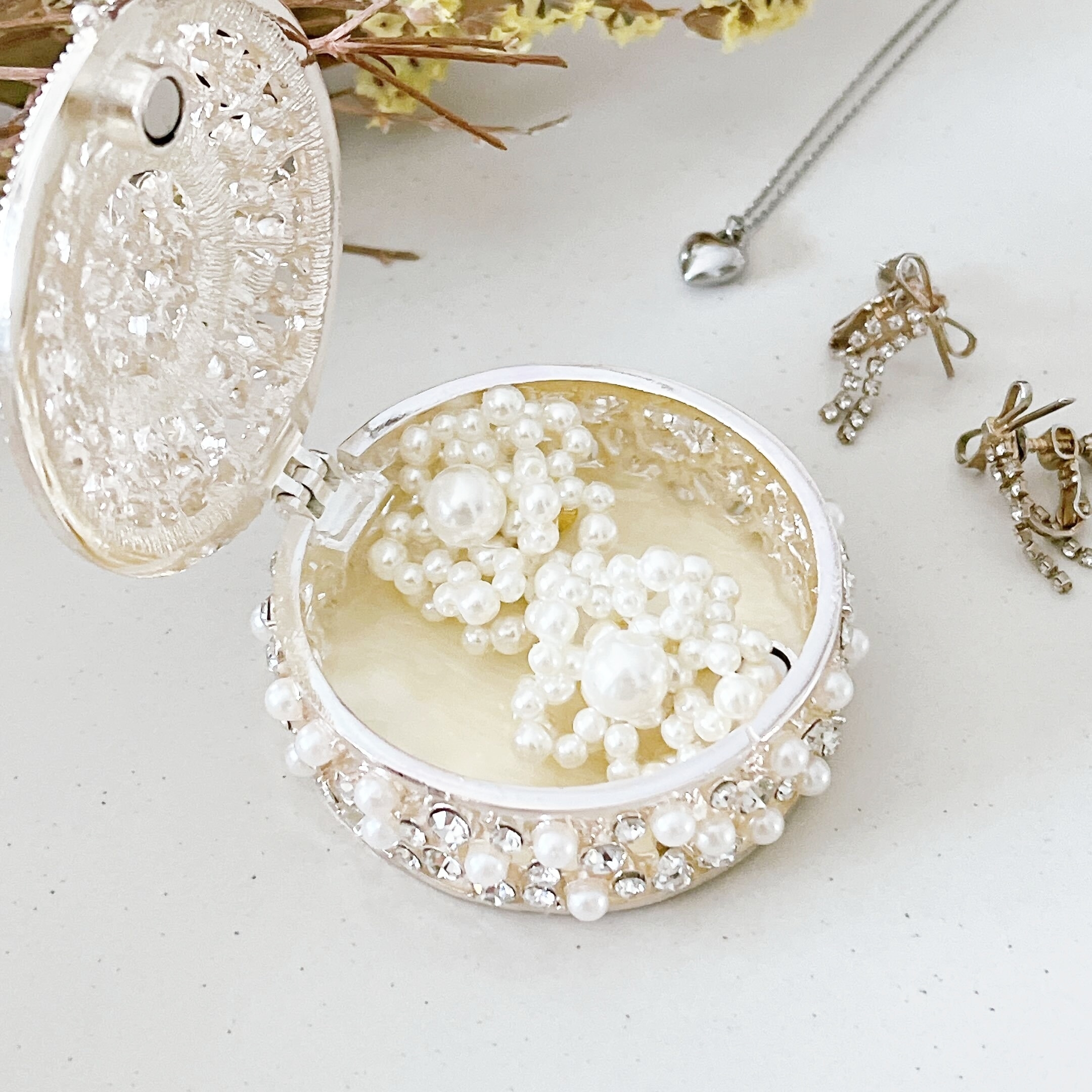 Francfranc(フランフラン)のオススメの雑貨「サリー グリッター ケース ホワイト」